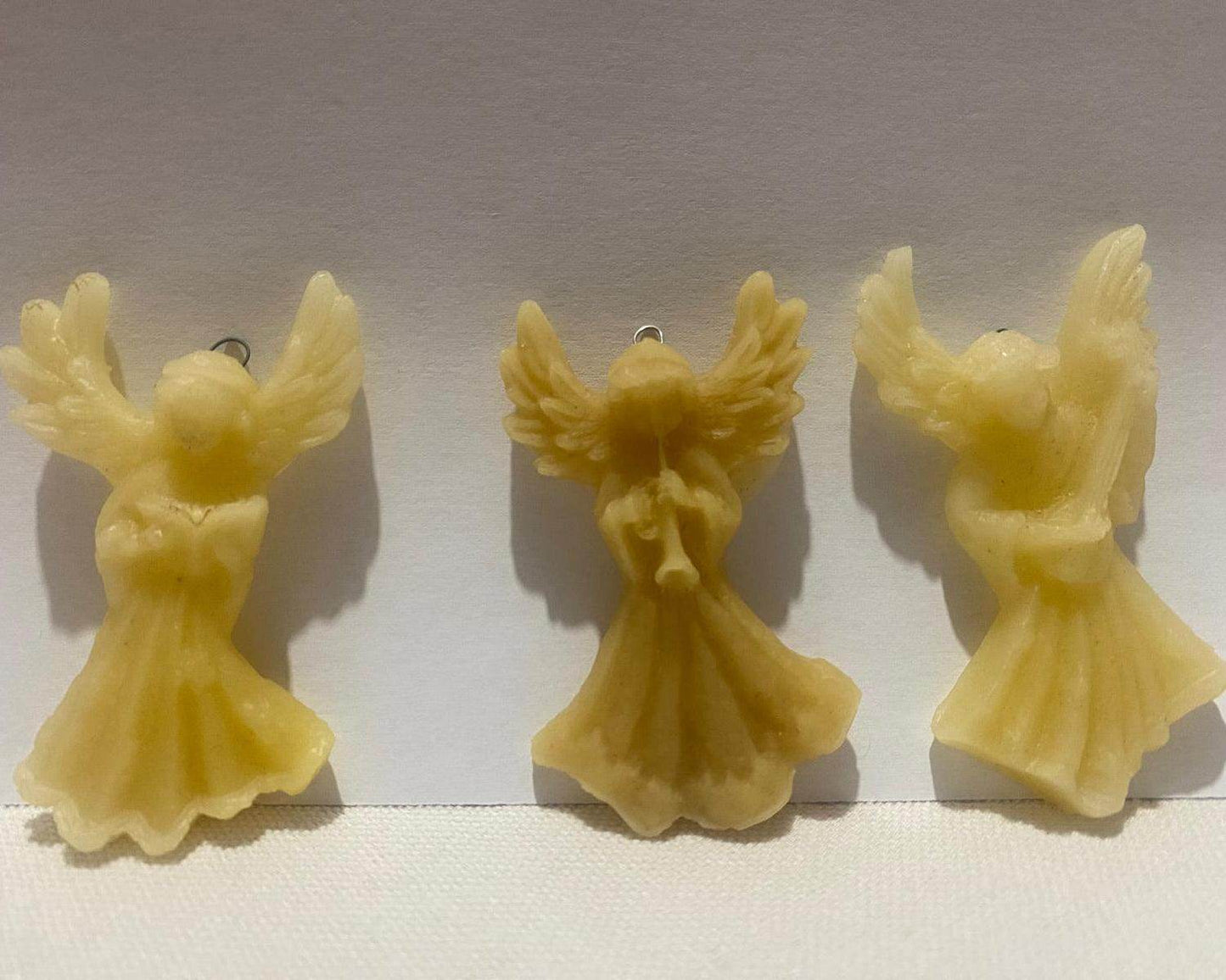 Obeski iz čebeljega voska (4 v paketu) - Vesela Čebela - Čebelarstvo Kovše